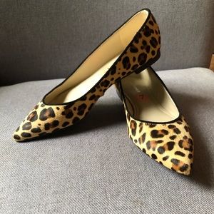 Gorgeous animal print flats